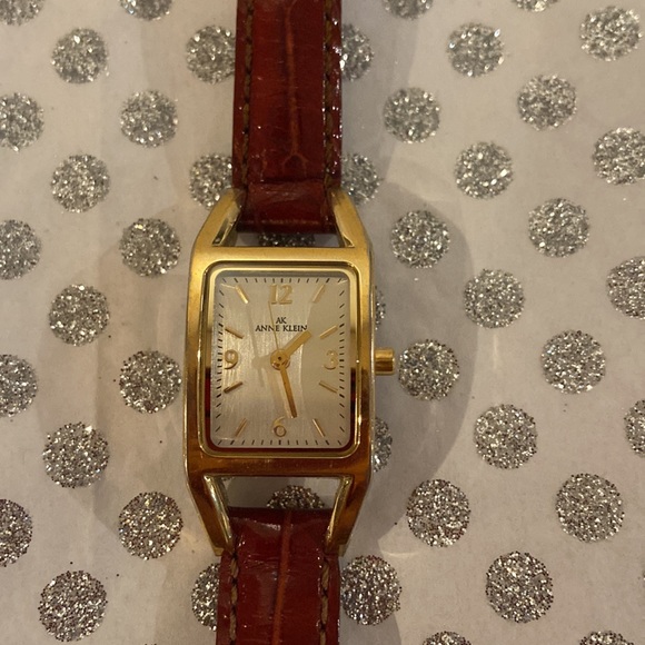 Anne Klein - Picture 2 of 5